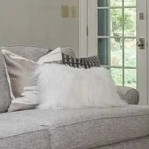 Throw Pillow Mongolian Fur / Tibetan Lamb Throw Pillow – White – 18x18 - Picture 9 of 11